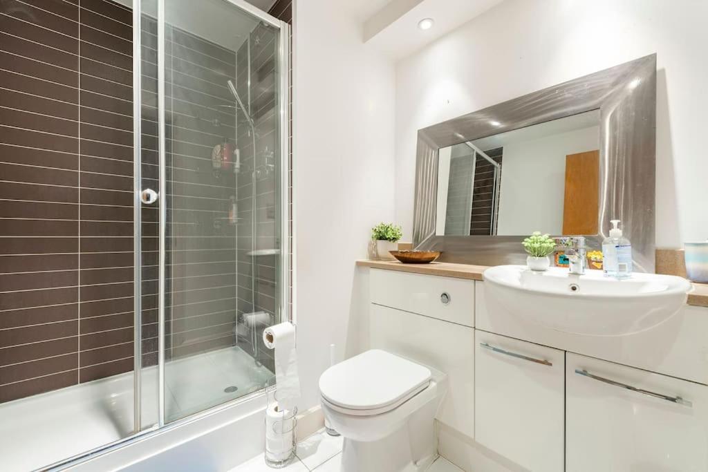 Skylineviews 2 Bed 2 Bath Flat Near Canary Wharf, O2 & Excel Apartamento