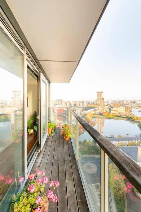 Apartamento Skylineviews 2 Bed 2 Bath Flat Near Canary Wharf, O2 & Excel *