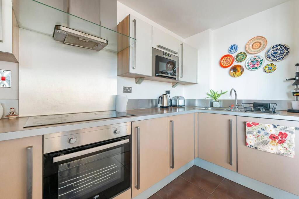 Skylineviews 2 Bed 2 Bath Flat Near Canary Wharf, O2 & Excel Apartamento Londres