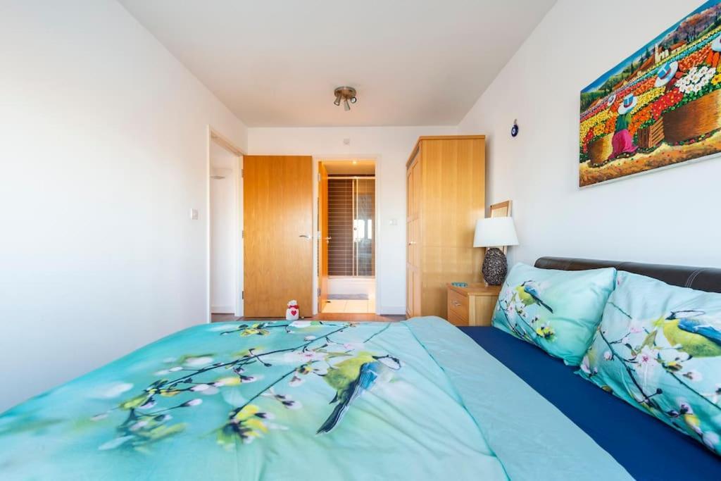 Skylineviews 2 Bed 2 Bath Flat Near Canary Wharf, O2 & Excel Apartamento Londres