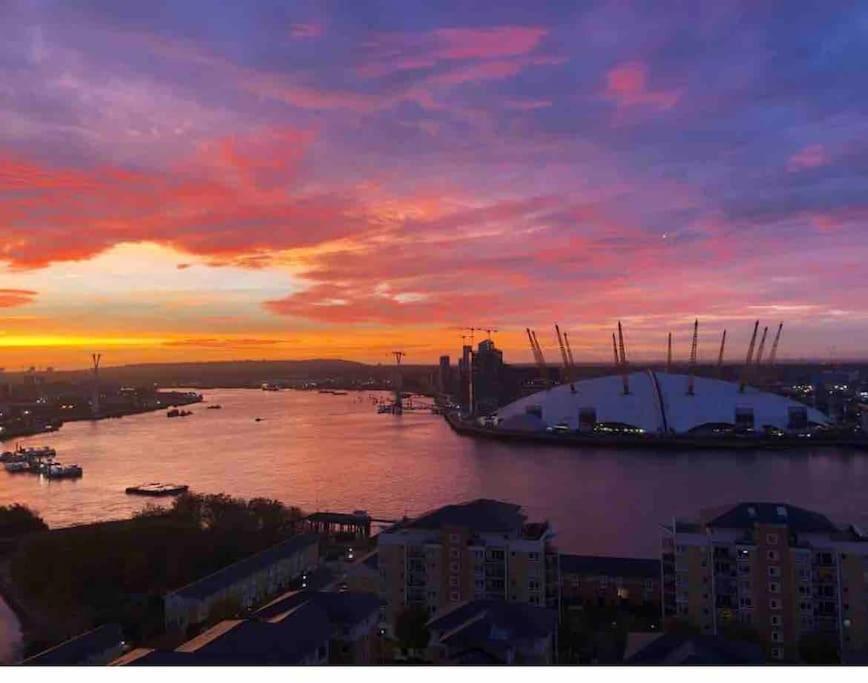 Apartamento Skylineviews 2 Bed 2 Bath Flat Near Canary Wharf, O2 & Excel *