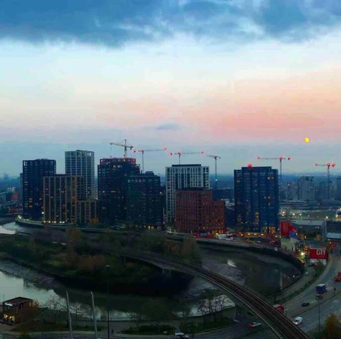 Apartamento Skylineviews 2 Bed 2 Bath Flat Near Canary Wharf, O2 & Excel