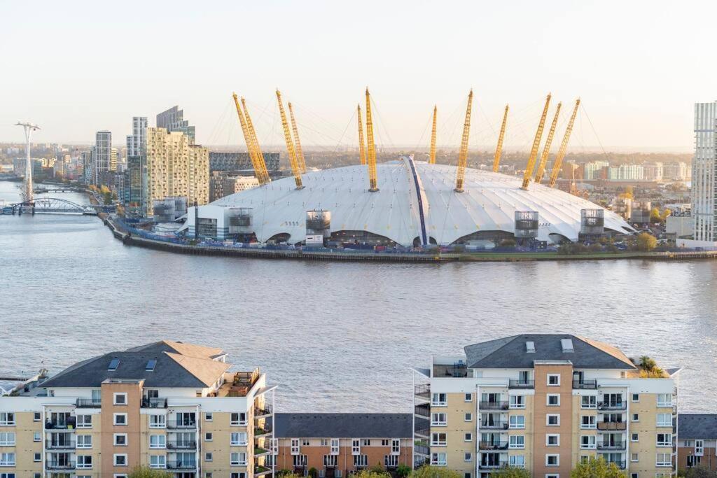 Skylineviews 2 Bed 2 Bath Flat Near Canary Wharf, O2 & Excel Apartamento