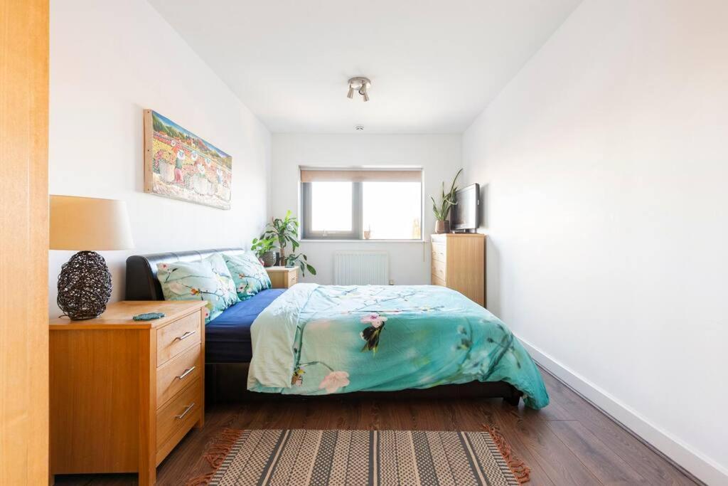 Apartamento Skylineviews 2 Bed 2 Bath Flat Near Canary Wharf, O2 & Excel Londres