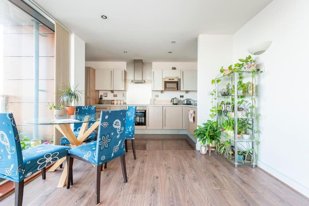 Apartamento Skylineviews 2 Bed 2 Bath Flat Near Canary Wharf, O2 & Excel *